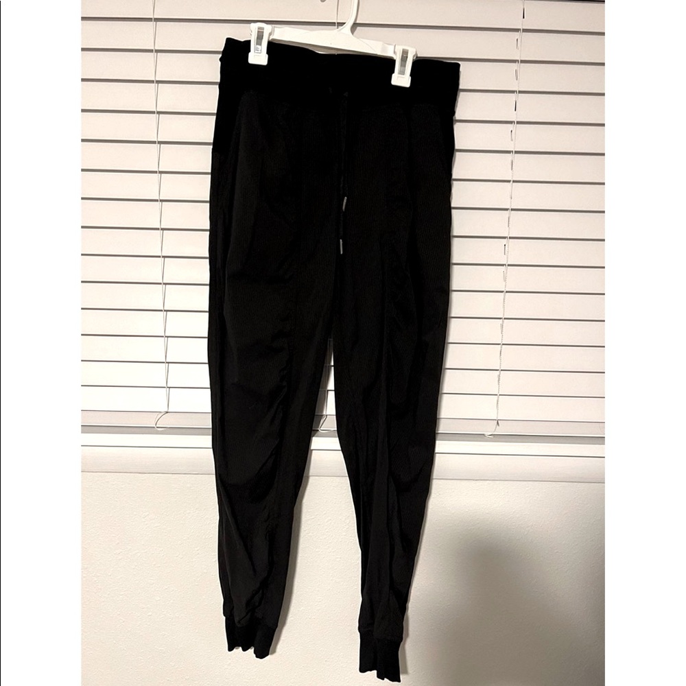 Lululemon dance studio jogger